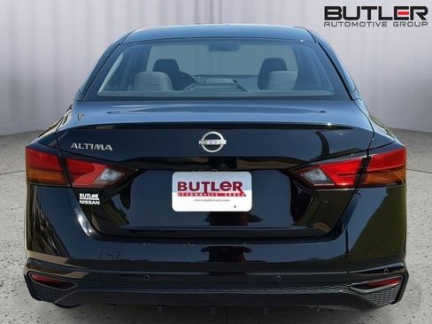 Used 2024 Nissan Altima 2.5 S FWD image 5