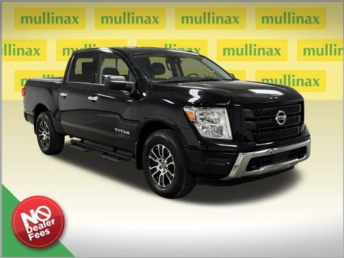 Used 2021 Nissan Titan SV w/ Accessory Utility Package image 1