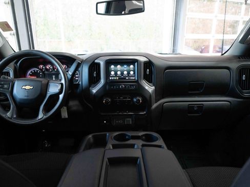 Used 2021 Chevrolet Silverado 2500 Custom w/ Custom Value Package image 20