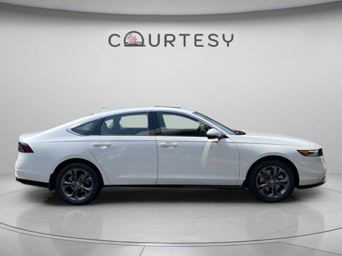 Used 2023 Honda Accord EX-L image 5