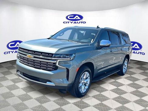 Used 2023 Chevrolet Suburban Premier image 9
