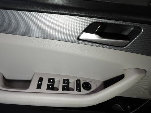 Used 2018 Hyundai Sonata SE w/ Cargo Package FWD image 8