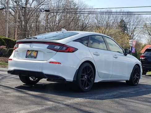 Used 2022 Honda Civic Sport image 3