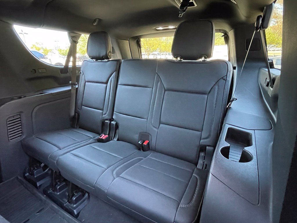 Used 2025 GMC Yukon XL Denali w/ Advanced Technology Package AWD/4WD image 29