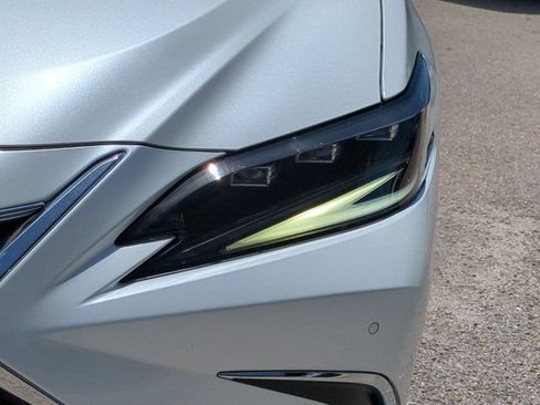 Certified 2022 Lexus ES 350 Ultra Luxury w/ Accessory Package 2 FWD image 10