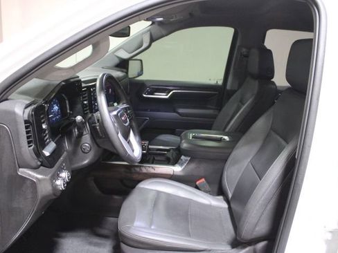 Used 2022 GMC Sierra 1500 SLT w/ SLT Convenience Package image 9