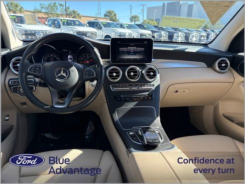 Used 2018 Mercedes-Benz GLC 300 4MATIC image 4