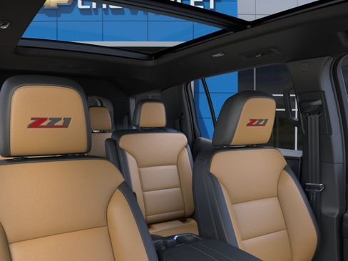 New 2027 Chevrolet Traverse Z71 w/ Driver Confidence Package AWD/4WD image 24