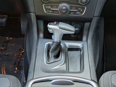 Used 2017 Dodge Charger SXT image 14