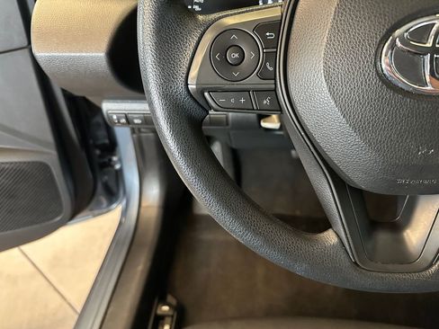 Used 2021 Toyota Corolla LE FWD image 11