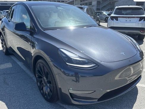 Used 2024 Tesla Model Y Performance AWD/4WD image 3