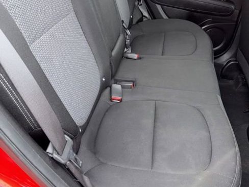 Used 2018 Kia Soul + image 17