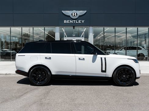 Used 2024 Land Rover Range Rover Long Wheelbase SE AWD/4WD image 14