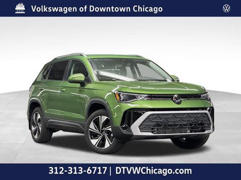 New 2025 Volkswagen Taos SE image 1