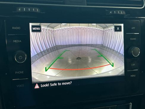 Used 2019 Volkswagen GTI SE FWD image 19