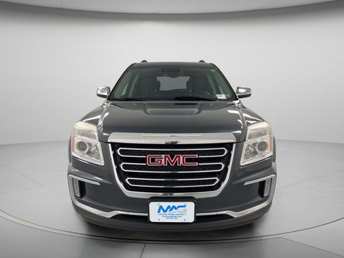 Used 2017 GMC Terrain SLE w/ Technology Package FWD image 3