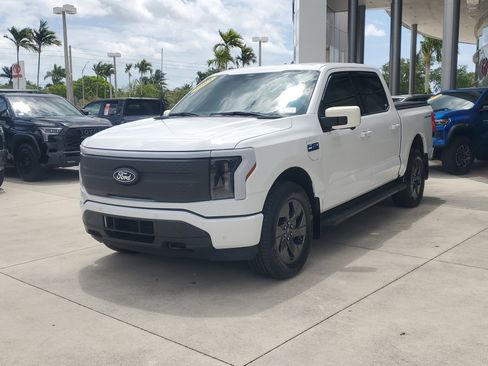 Used 2025 Ford F150 Lightning Flash image 7