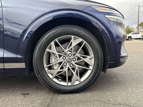 Used 2025 Genesis GV70 2.5T image 10