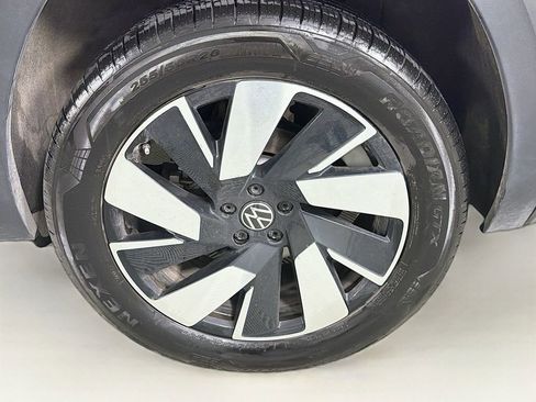 Used 2025 Volkswagen Atlas Cross Sport SE image 34