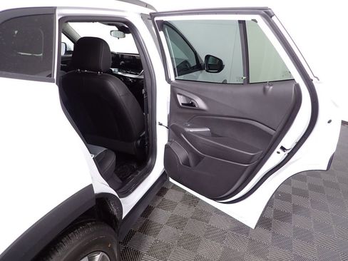 New 2026 Chevrolet Trax LT w/ LT Convenience Package image 25