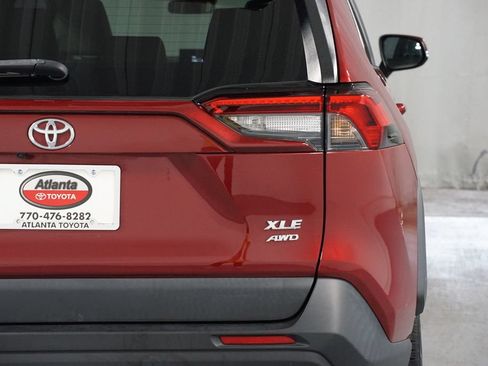Certified 2022 Toyota RAV4 XLE Premium AWD/4WD image 10
