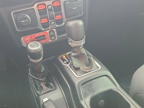 Used 2020 Jeep Gladiator Rubicon image 17