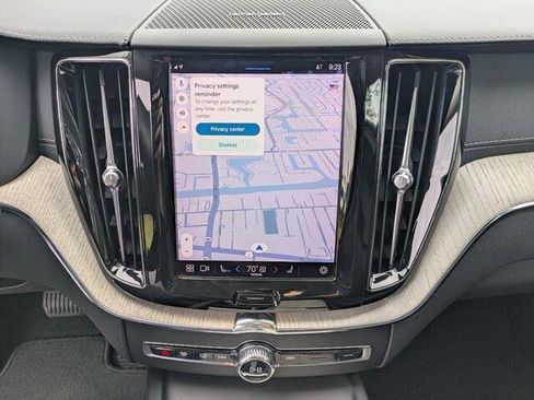 Used 2022 Volvo XC60 B6 Inscription w/ Advanced Package image 25