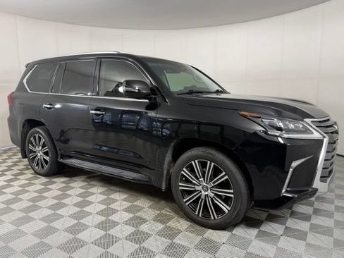 Used 2021 Lexus LX 570 4WD w/ Luxury Package image 10