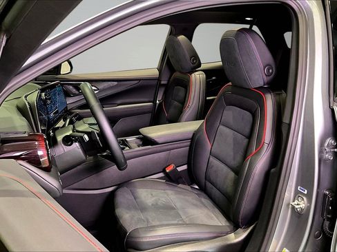 Used 2025 Chevrolet Blazer EV RS image 21