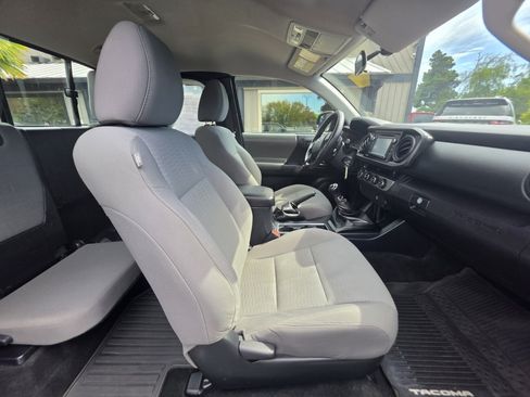 Used 2017 Toyota Tacoma SR w/ SR Convenience Package AWD/4WD image 14