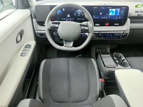 Used 2025 Hyundai Ioniq 5 SE RWD image 51