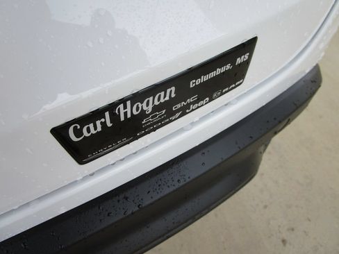 New 2026 Chevrolet Trax LS w/ LS Convenience Package FWD image 12