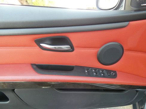 Used 2013 BMW 328i Convertible image 47