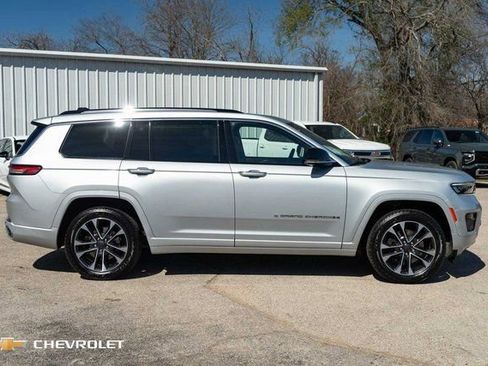 Used 2023 Jeep Grand Cherokee L Overland w/ Advanced Protech Group III image 4