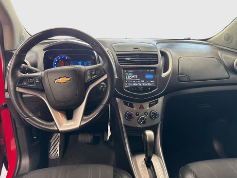 Used 2016 Chevrolet Trax LT w/ LT Convenience Package AWD/4WD image 13