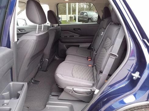 Certified 2024 Nissan Pathfinder SV AWD/4WD image 8