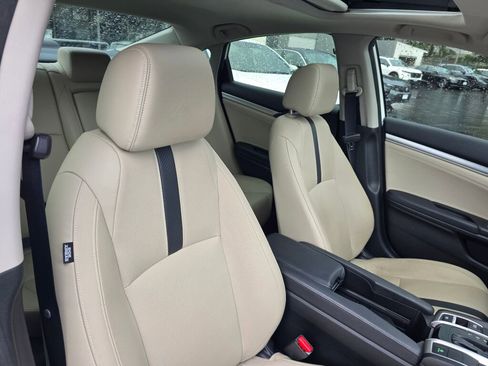 Used 2018 Honda Civic Touring image 14