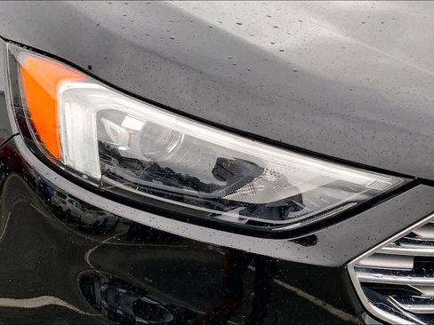 Used 2023 Ford Edge Titanium image 37