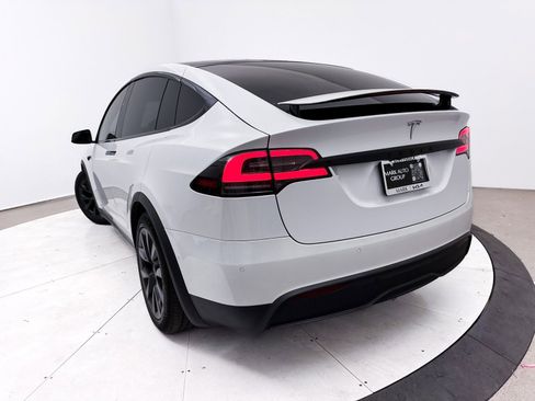 Used 2022 Tesla Model X image 8