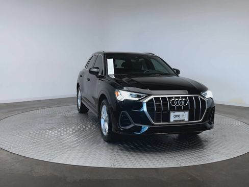 Used 2020 Audi Q3 2.0T Premium Plus w/ Premium Plus Package AWD/4WD image 3