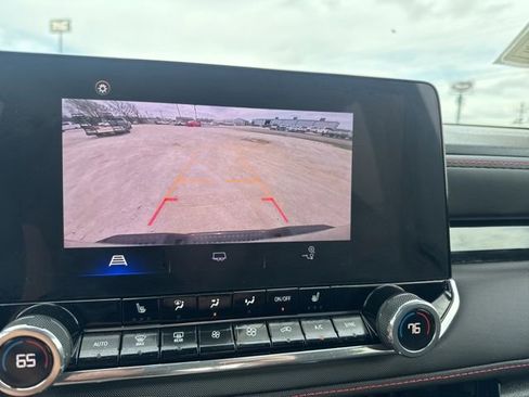 Used 2024 Chevrolet Colorado Z71 w/ Z71 Convenience Package 2 image 19