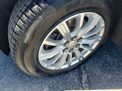 Used 2019 Cadillac XT5 FWD image 7