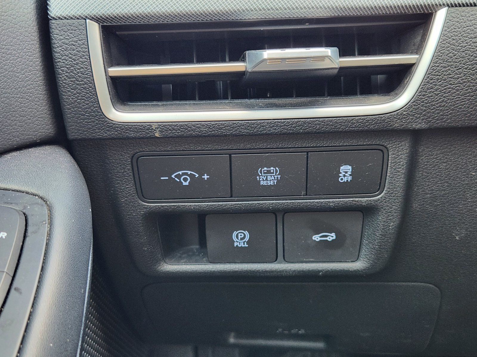 Used 2025 Hyundai Sonata SEL FWD image 30