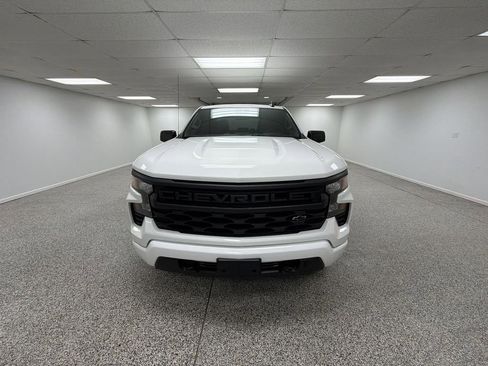 Used 2023 Chevrolet Silverado 1500 Custom image 3