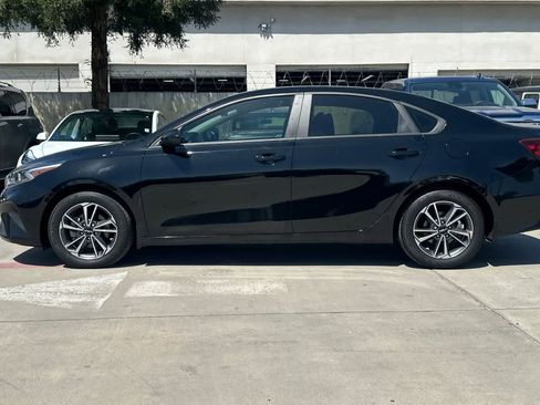 Used 2023 Kia Forte LXS image 6