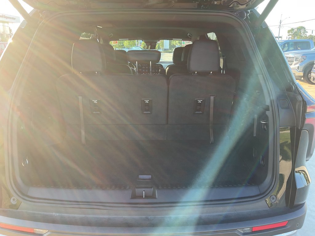 Used 2026 Chevrolet Traverse LT FWD image 9