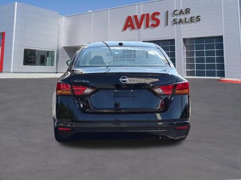 Used 2025 Nissan Altima 2.5 SV FWD image 7