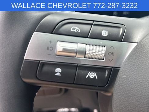Used 2025 Hyundai Tucson Limited FWD image 23