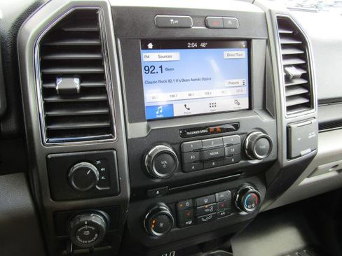 Used 2018 Ford F150 XLT w/ Equipment Group 302A Luxury AWD/4WD image 18