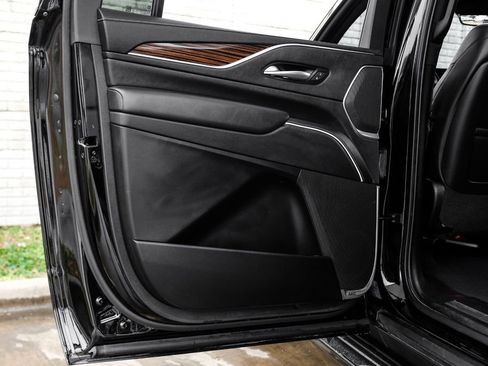 Used 2021 Cadillac Escalade ESV Premium Luxury image 51